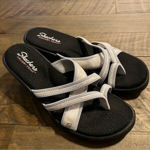 Sketchers | Rumblers Happy Daze Wedge Silver Sparkle Memory Foam Sandals